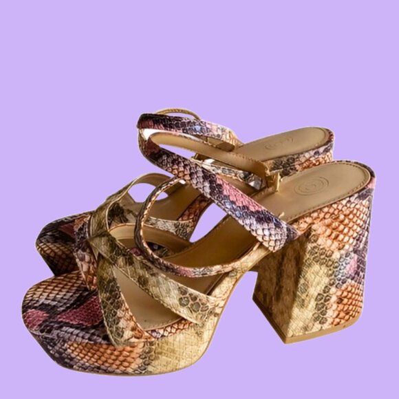 Urban Outfitters Gigi Strappy Platform Sandal Tan Size 6 - Picture 1 of 8